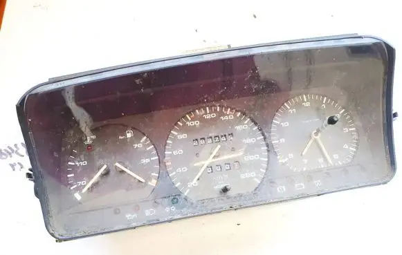 Volkswagen PASSAT B3 Speedometer (instrument cluster) 5220029110