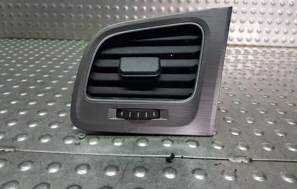Volkswagen Golf VII Dashboard side air vent grill/cover trim S26371231 5G1819703G