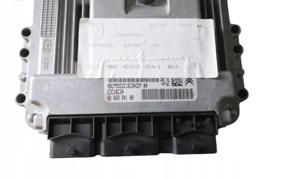 Citroen C4 I Engine control unit/module 9660324180