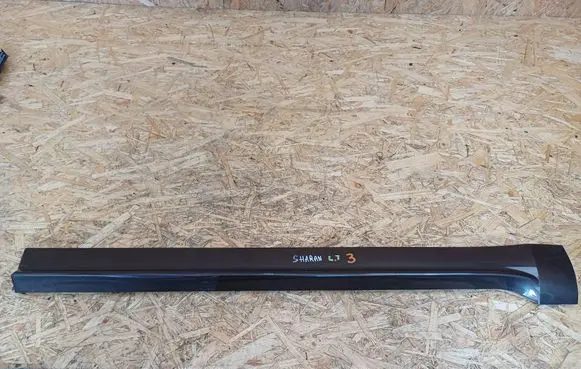 Volkswagen Sharan Rear door trim (molding) 7N0854949H