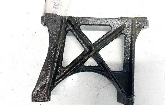 Toyota Avensis T250 Engine mounting bracket 171180g010 17118-0g010