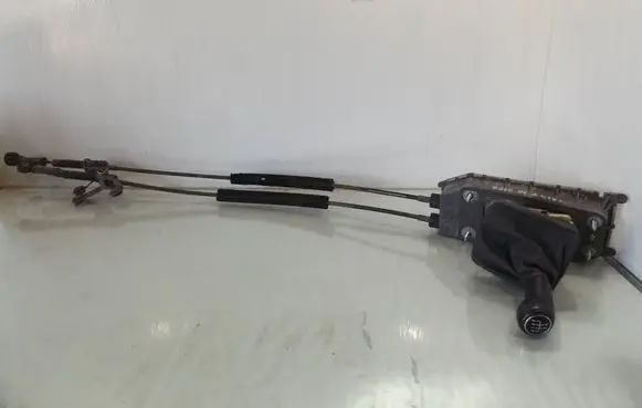 Volkswagen Polo IV 9N3 Gear shifter/selector 6Q0711049
