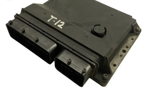 Toyota Avensis T250 Engine control unit/module 8966105D30 MB2759000181