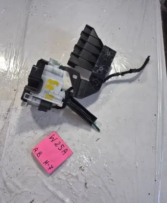Alfa Romeo 159 Front door lock 9656566