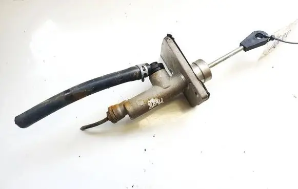 Hyundai i30 Clutch master cylinder
