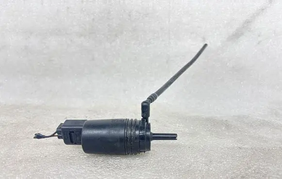 BMW 5 F10 F11 Windscreen/windshield washer pump 8364516