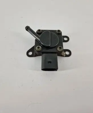 BMW 5 F10 F11 Oil pressure sensor 7808013