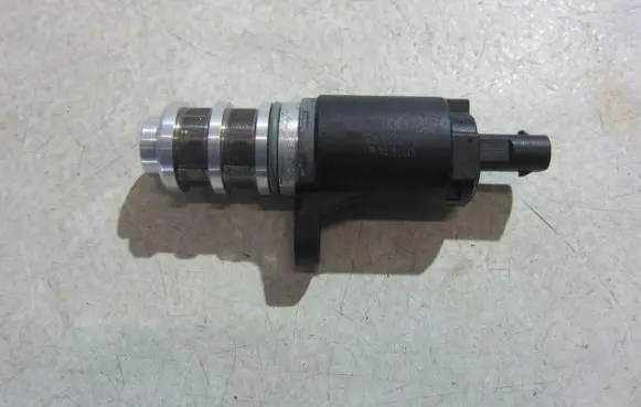 BMW 2 F22 F23 Turbo solenoid valve 7622768