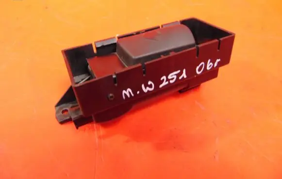 Mercedes-Benz R W251 Tailgate interior release/open handle A1647600561