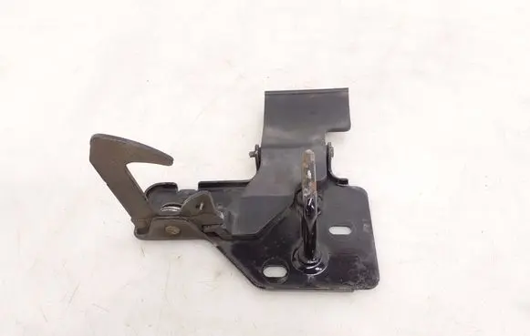Volkswagen Amarok Engine bonnet/hood lock/latch loop/hook 6Q0823480D
