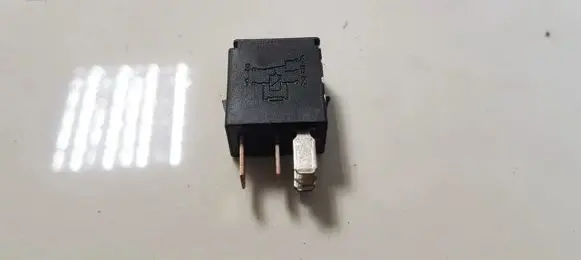 Nissan Almera N16 Other relay 252309F905
