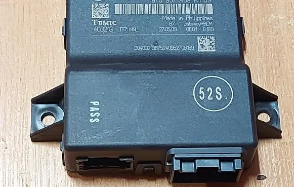 Audi A4 S4 B8 8K Gateway control module 8T0907468T