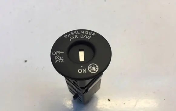 Passenger airbag on/off switch