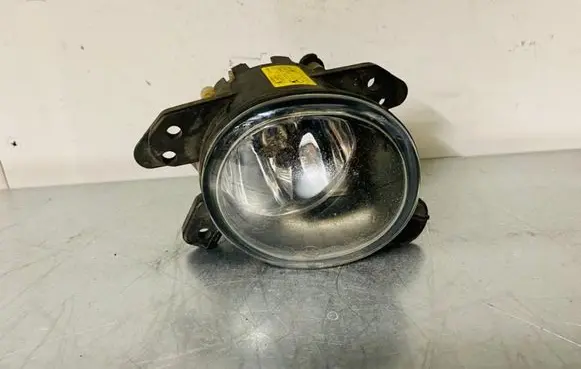 Mercedes-Benz GLK (X204) Front fog light A2518200756 0305076001