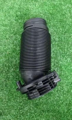 Skoda Octavia Mk2 (1Z) Air intake hose/pipe 1K0129684