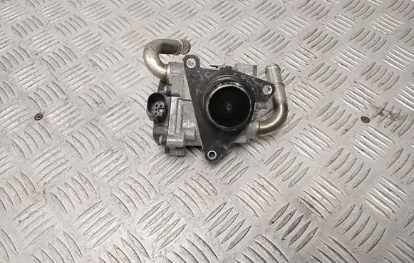 Volkswagen PASSAT B8 EGR valve 04L131501R
