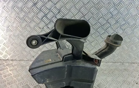 Ford Focus Intake resonator 4M519F763