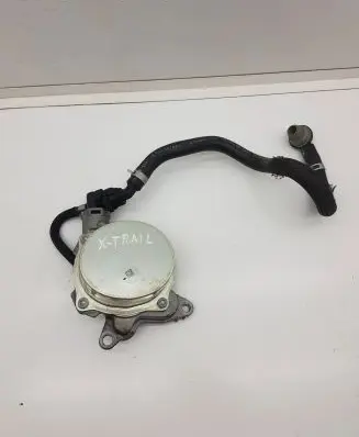 Nissan X-Trail T32 Vacuum pump 146503760R 0132144 03016
