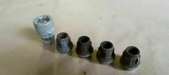 Ford Focus Anti-theft wheel nuts and lock 