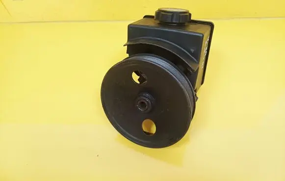 Volvo S70 V70 V70 XC Power steering pump 3546907