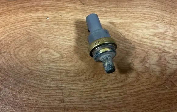 Audi A4 S4 B7 8E 8H Coolant temperature sensor 06A919501