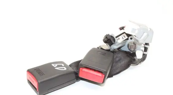 Mazda 3 II Middle seatbelt buckle (rear) 