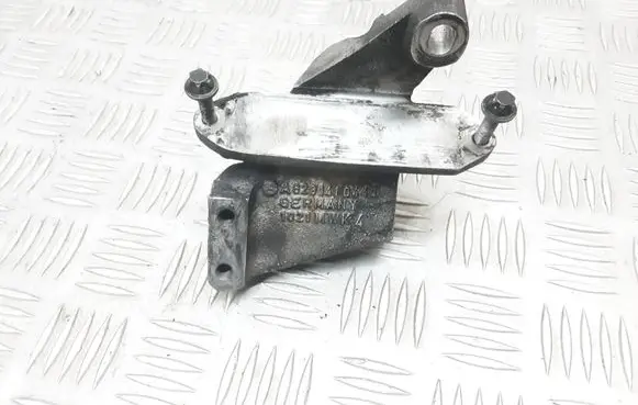 Mercedes-Benz S W220 Engine mounting bracket A6281410440
