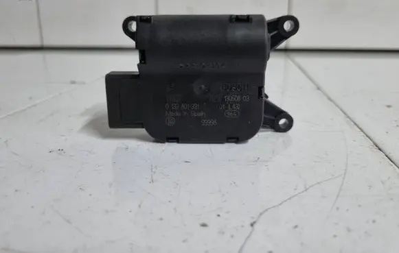 Mercedes-Benz Vito Viano W639 Air flap motor/actuator 0132801332 99998 0132801331