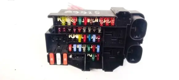 Renault Megane III Fuse box set 18013301C 0909092