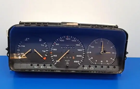 Speedometer (instrument cluster)