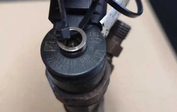BMW 3 E46 Fuel injector 0445110080