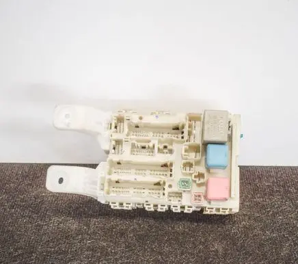 Toyota Prius (XW20) Fuse box set 8273047290 7F260502