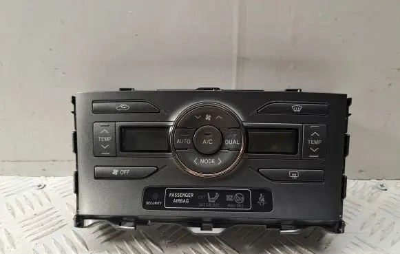 Toyota Auris 150 Climate control unit 5590002220 5590002220B
