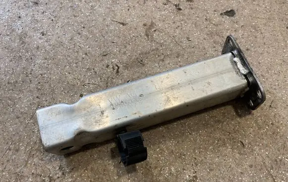 Audi Q7 4M Radiator support slam panel bracket 4M0802037A