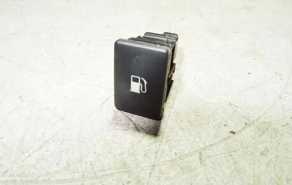 Toyota Avensis T270 Fuel tank opening switch 