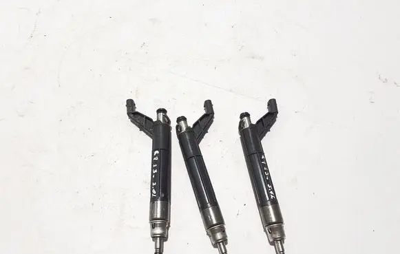 Audi Q7 4M Fuel injector 06M906036AE
