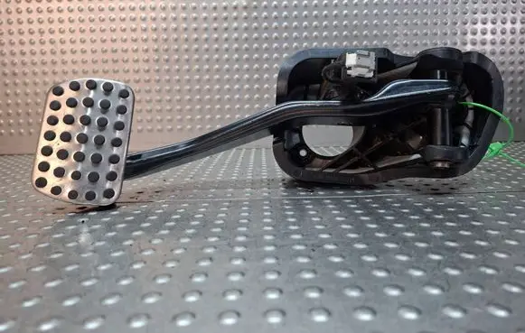 Mercedes-Benz C W205 Brake pedal S27705402 A2052920007