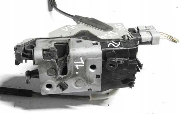 Citroen DS4 Rear door lock 9685353580