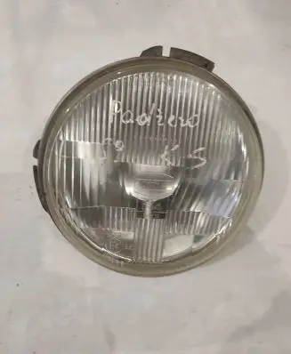 Mitsubishi Pajero Headlight/headlamp