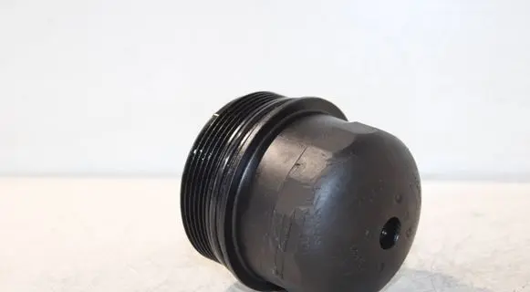 Volvo S60 Oil filter cover 31321084