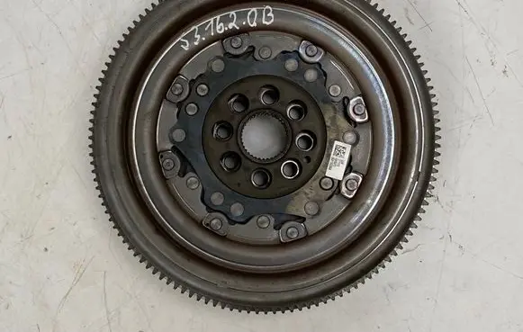 Audi A3 S3 8V Flywheel 06K105266A