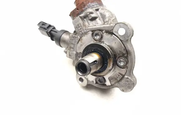 BMW 1 F20 F21 Fuel injection high pressure pump 7797874 0445010506