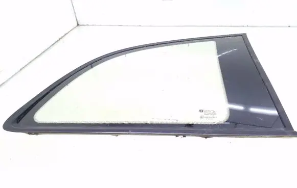 Opel Zafira A Rear side window AS2