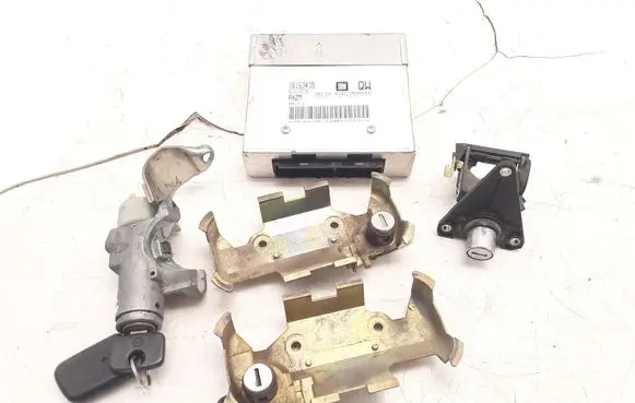 Opel Corsa B Engine ECU kit and lock set 16163439 90191412 90069214