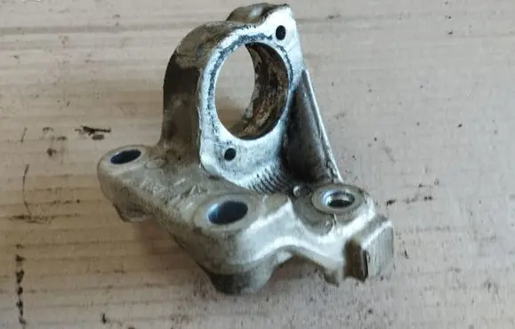 Peugeot 2008 I Driveshaft support bearing bracket 9680276880