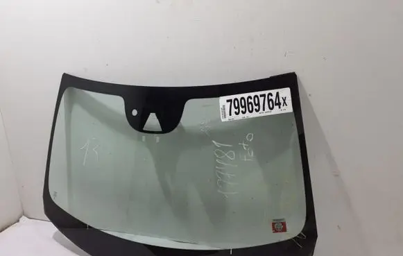 Volvo S60 Front windscreen/windshield window 32368966