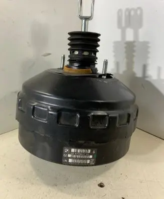 BMW 3 E90 E91 Brake booster 6778817
