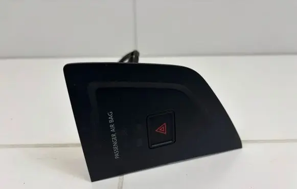 Seat Leon (5F) Hazard light switch 26240