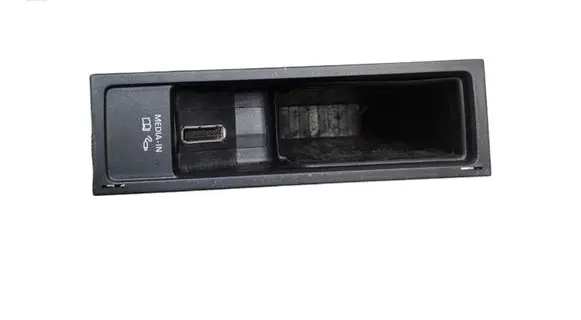 Volkswagen Touran I USB control unit 5N0035341C 1000003004