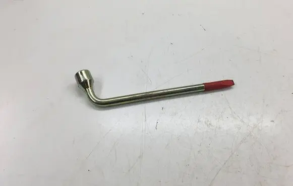 Volvo XC90 Wheel nut wrench 9133668
